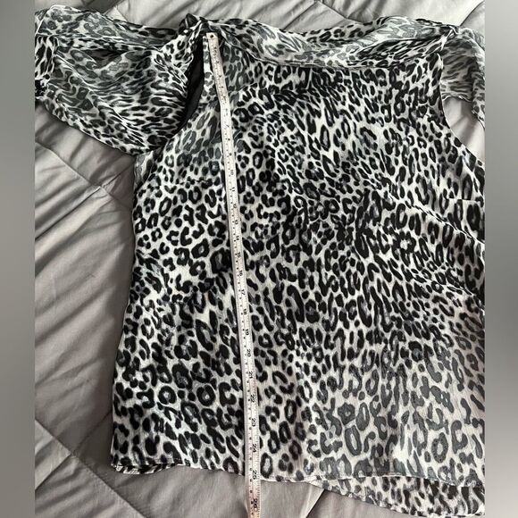 DKNY Black/White Leopard  Cape Blouse - Picture 14 of 15